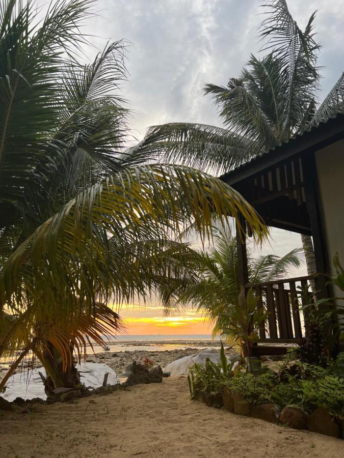 Beach House Kampung Genting Dış mekan fotoğraf