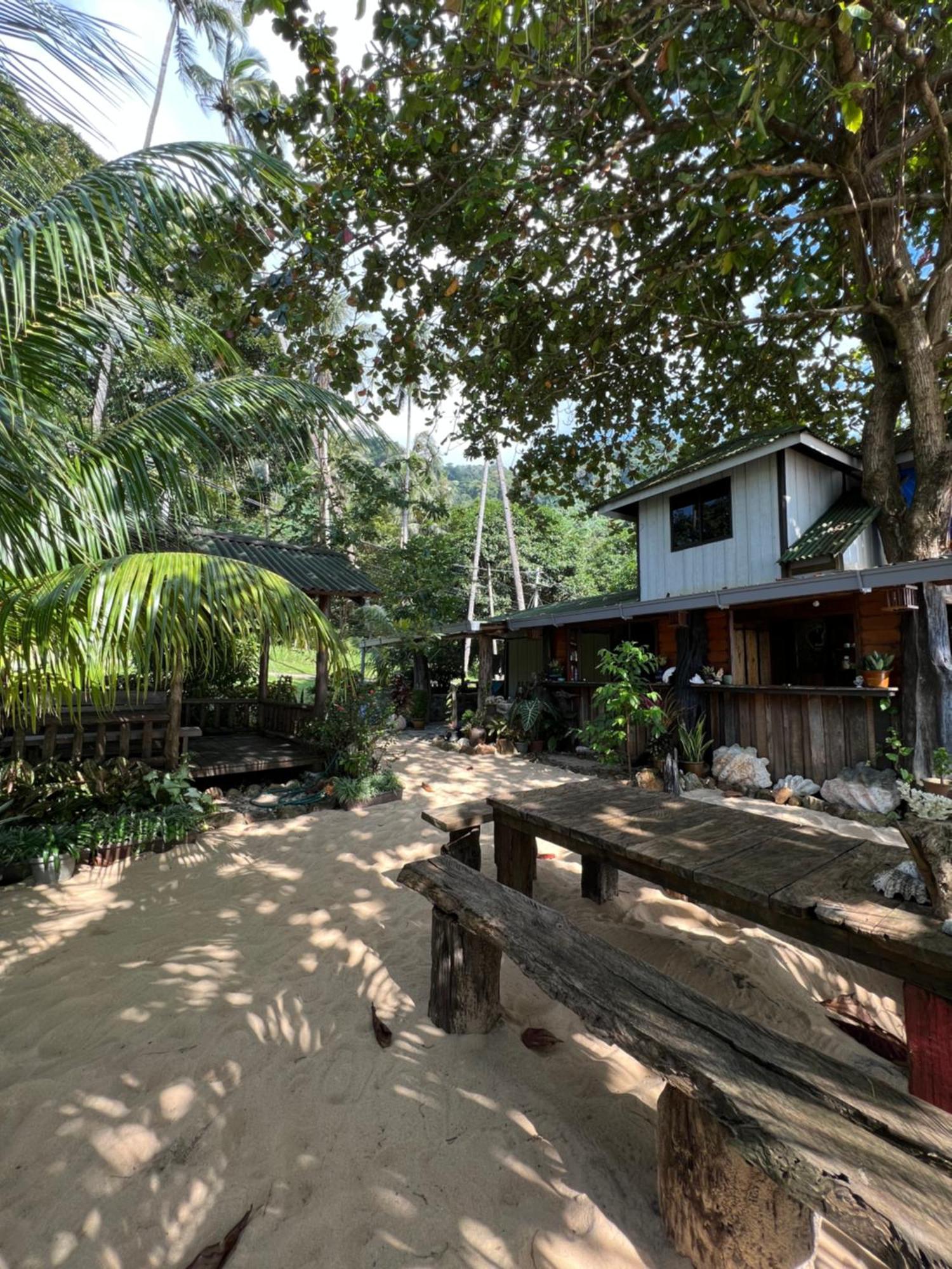 Beach House Kampung Genting Dış mekan fotoğraf