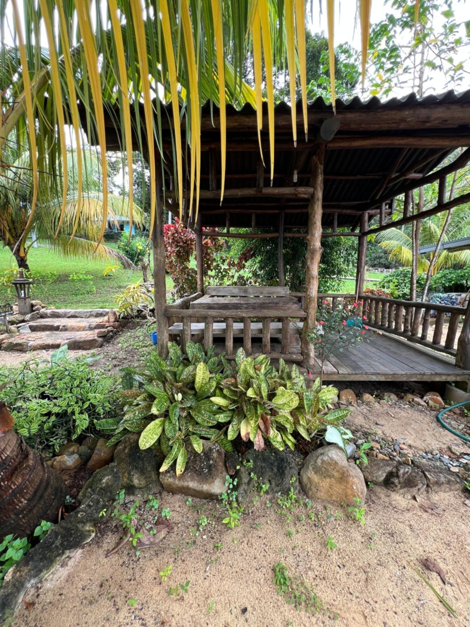 Beach House Kampung Genting Dış mekan fotoğraf
