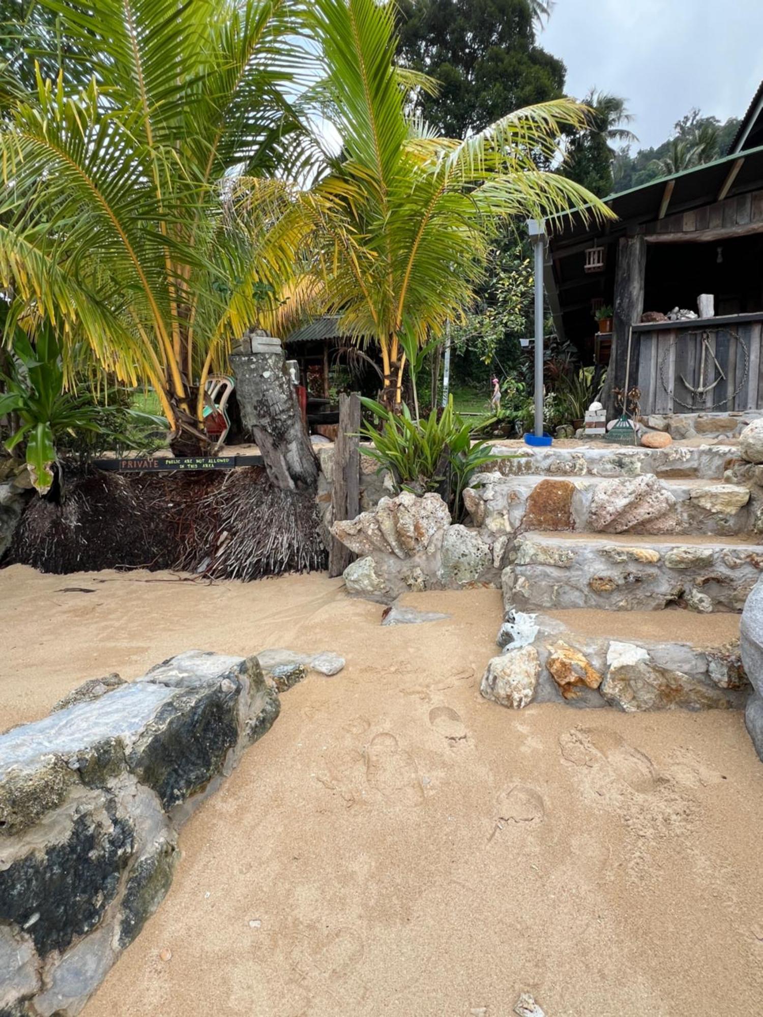 Beach House Kampung Genting Dış mekan fotoğraf
