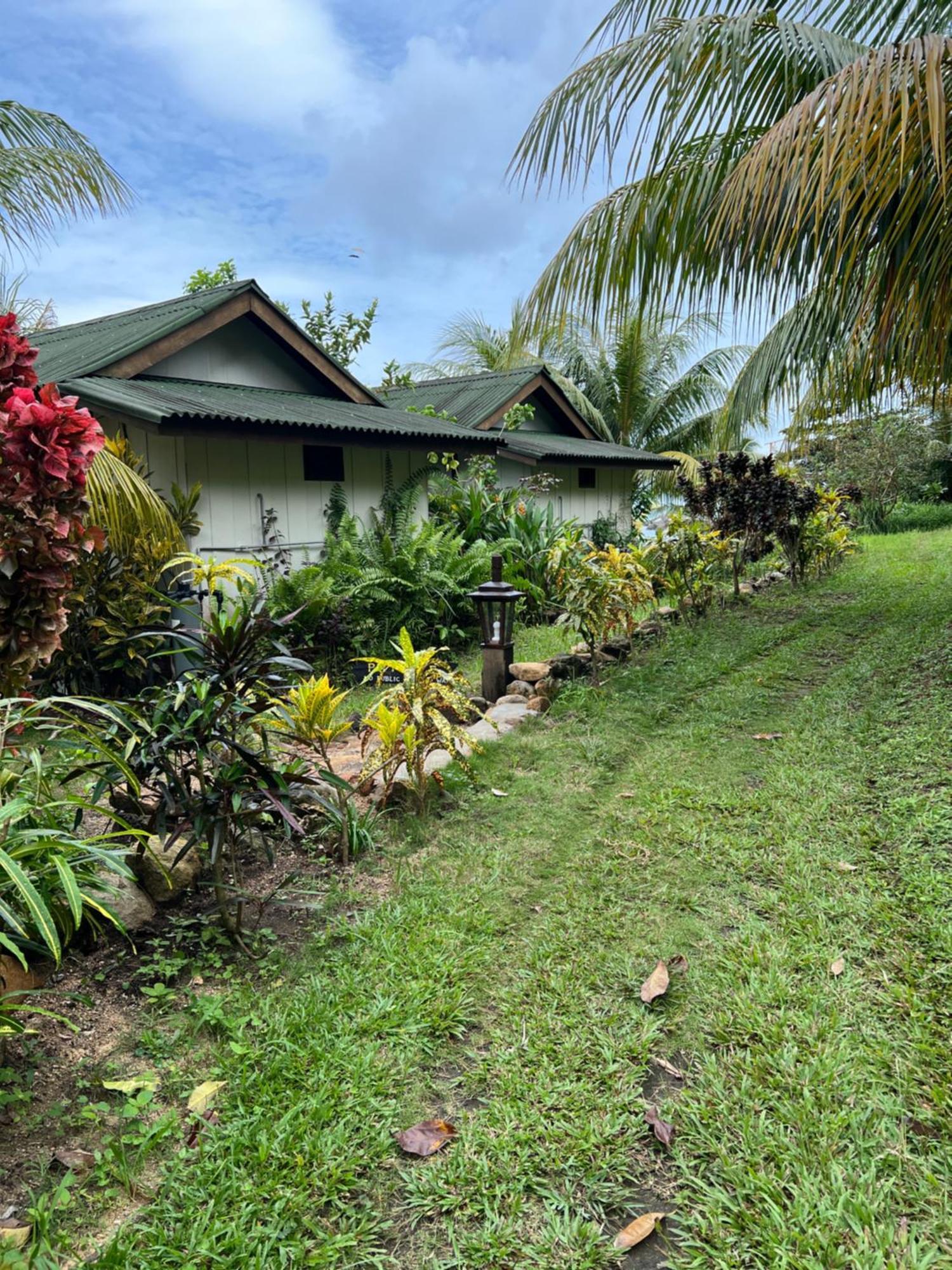 Beach House Kampung Genting Dış mekan fotoğraf