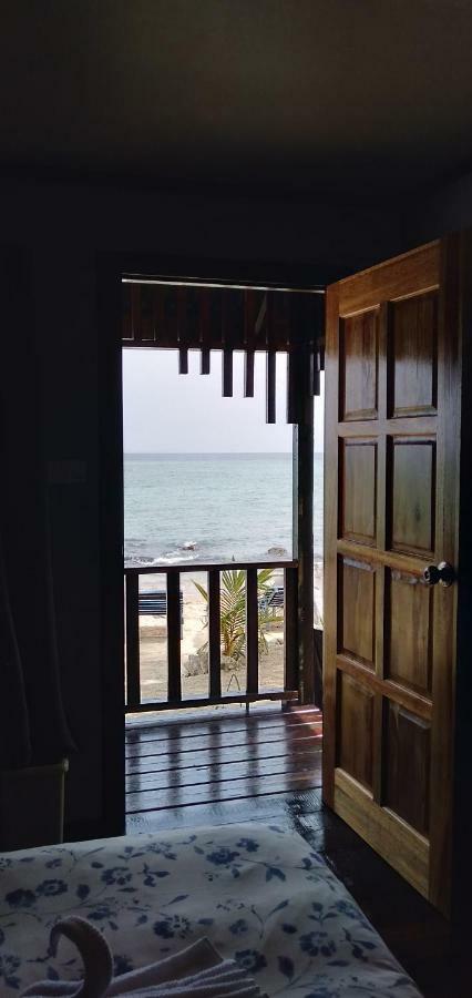 Beach House Kampung Genting Dış mekan fotoğraf