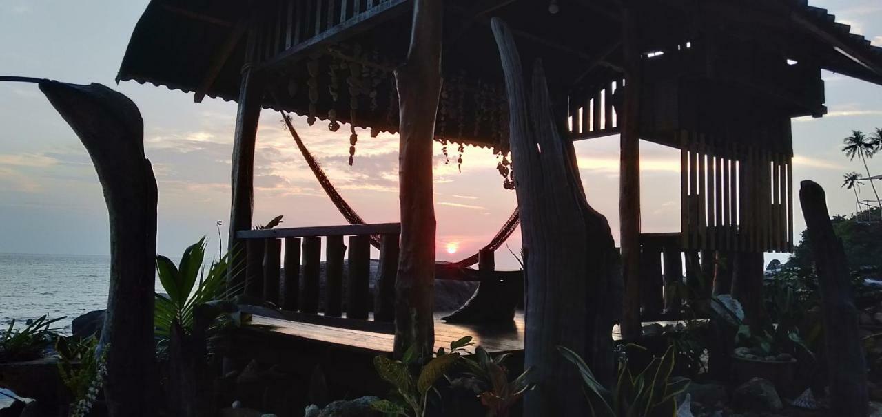 Beach House Kampung Genting Dış mekan fotoğraf