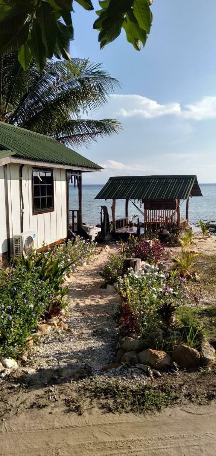 Beach House Kampung Genting Dış mekan fotoğraf